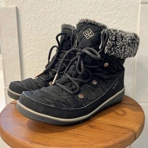 Columbia Heavenly Omni-Heat Short Winter Boot Size US6 Women’s Waterproof